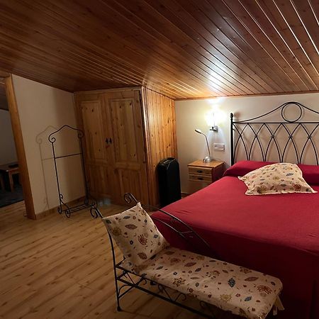 Hostal Cal Francisco Gósol Esterno foto