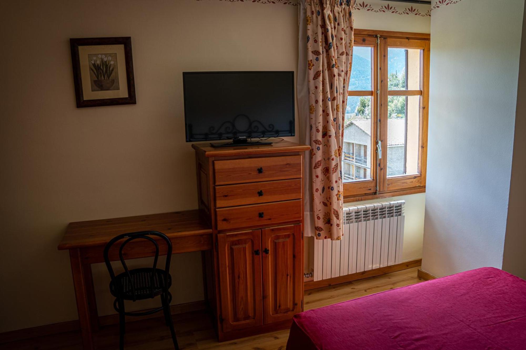 Hostal Cal Francisco Gósol Esterno foto