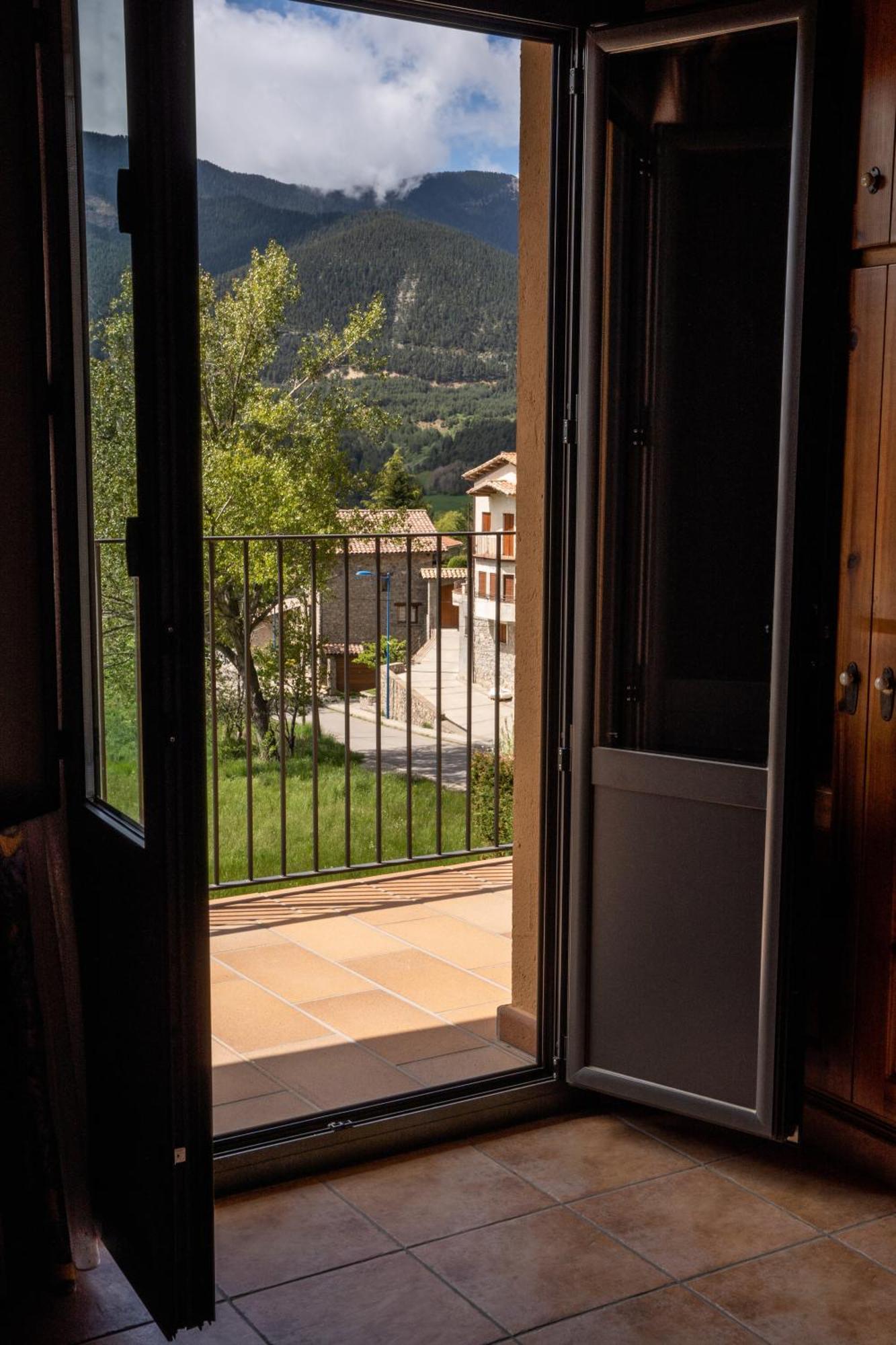 Hostal Cal Francisco Gósol Esterno foto